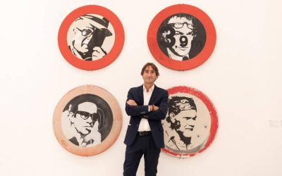 ‘Viejas señales de tráfico se transforman en clásicos del cine en la exposición ‘Flashback’ de Ximo Amigó.’ (Europa Press)